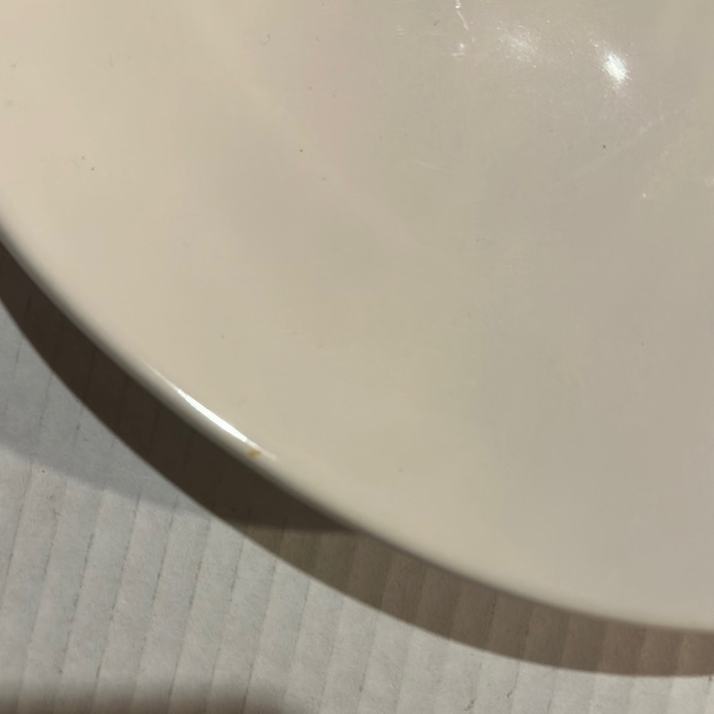 Rae Dunn set of 2 Cream ‘BELIEVE’ Dinnerware Plates for collectors or as a gift - Picture 8 of 9